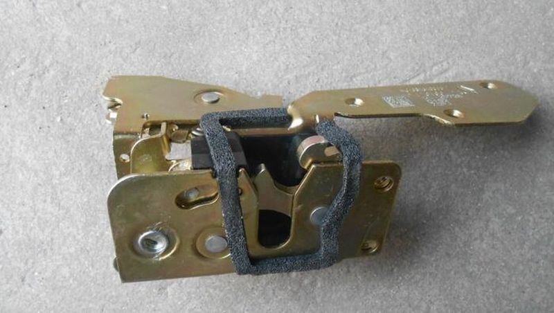 重汽豪沃A7车门锁体图1