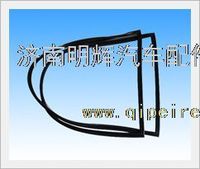重汽HOWO轻卡前风窗玻璃密封条