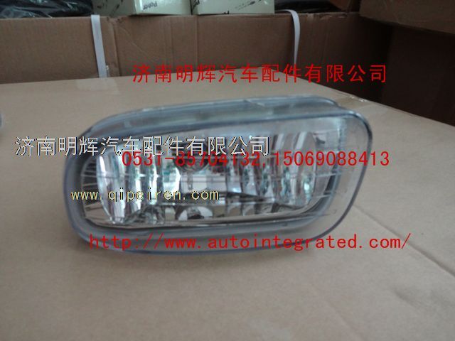 重汽豪曼配件前雾灯/37120101501