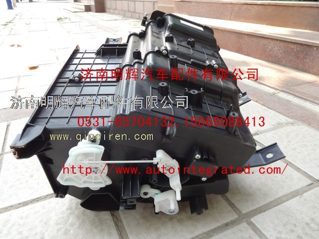 重汽豪沃（HOWO）轻卡配件暖风机总成12V/LG1613840011