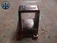 DZ9114524002   右前支架