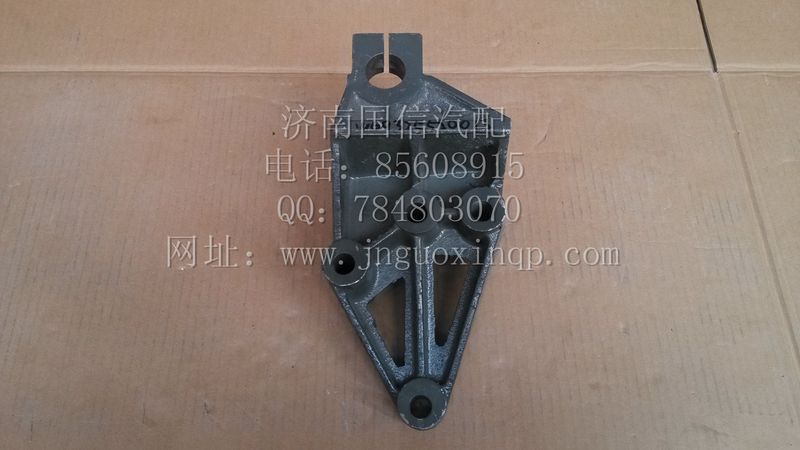 WG9325520013前簧左后支架