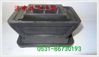 北奔老式发动机后支撑  6452400118