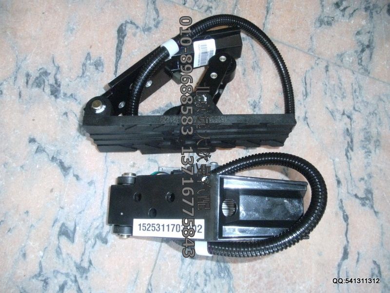 潍柴电子油门踏板总成图1