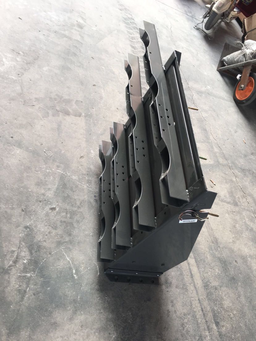 中國重汽新型豪沃電瓶箱體WG9725760110/1