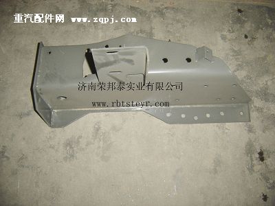 99100930021,99100930021.保险杠托架(右),济南港新贸易有限公司